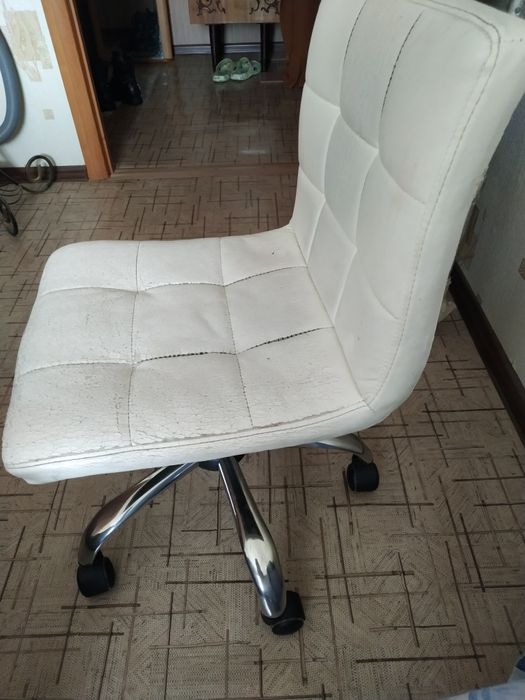 Стул крутящийся.  .б/у.