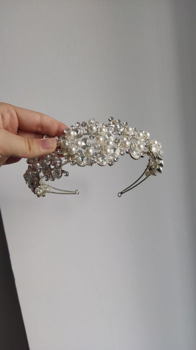 Продам красивую диадему