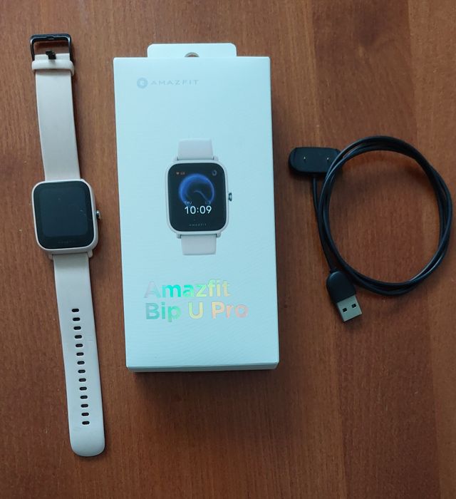 Продавам смарт часовник Amazefit Bip U Pro