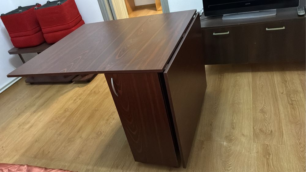 Vand masa pliabila cu separeu 180/100 mahon pret 350 lei