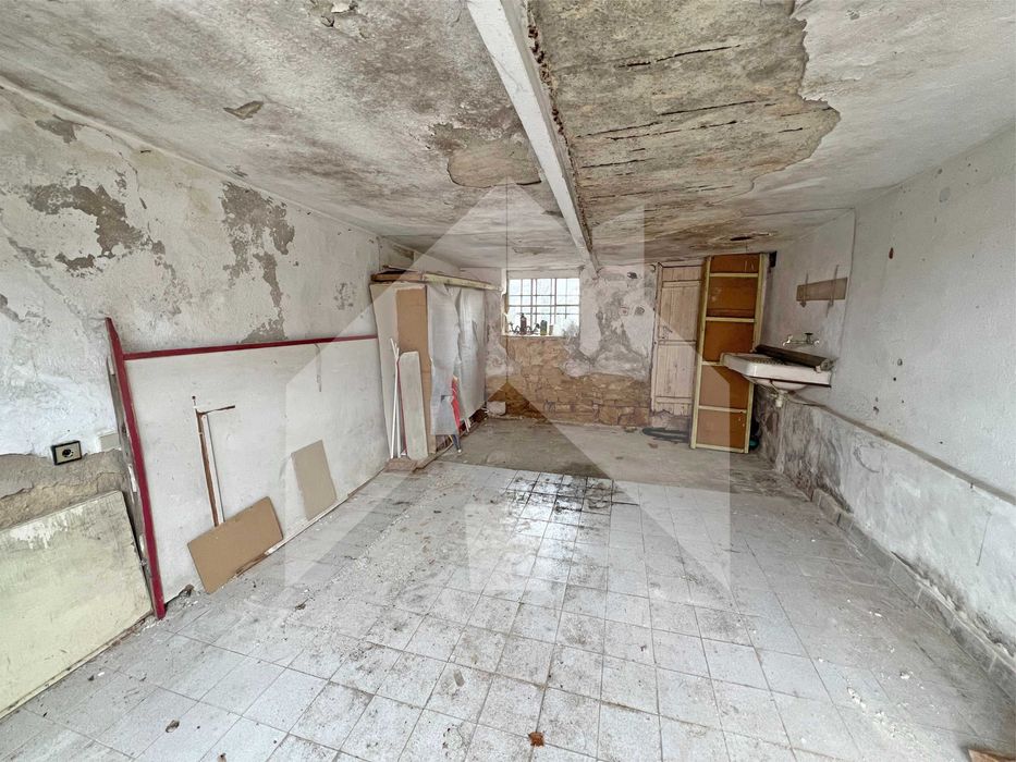 Продава се Къща в Нови пазар - 109 кв.м за 780 €/кв.м - Снимка #23