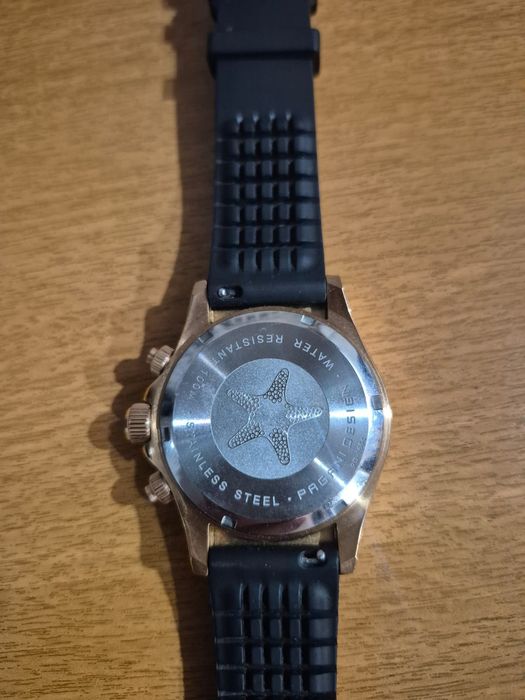 Продам новые часы