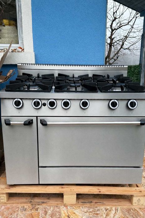 Aragaz profesional cu 6 ochiuri pe gaz si cuptor