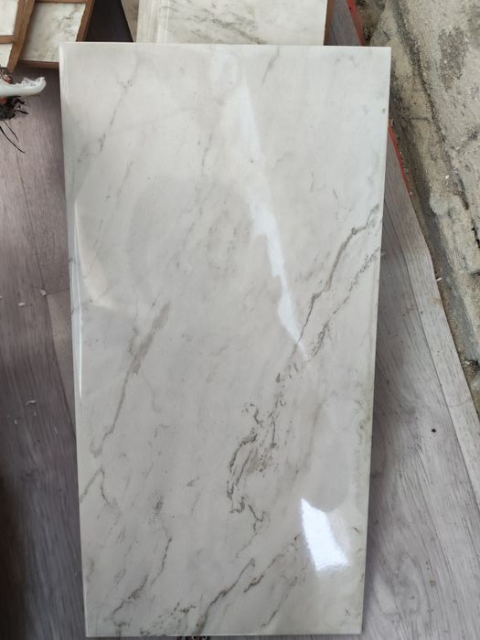 Продам кафель 290тг недорого