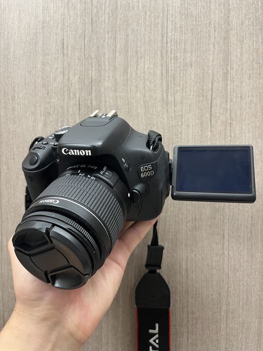 Canon 600d отличное состояние