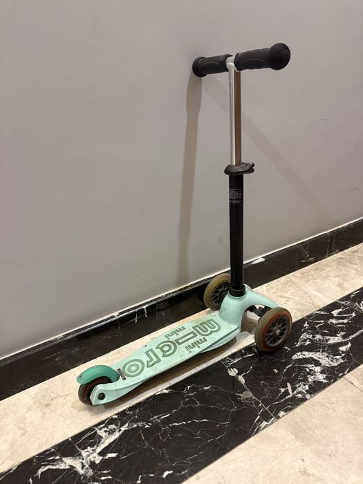 Продам детский самокат Micro Mini Deluxe