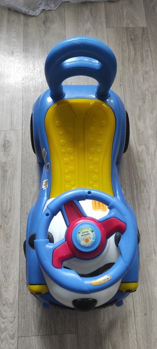 Продам толокар машинку