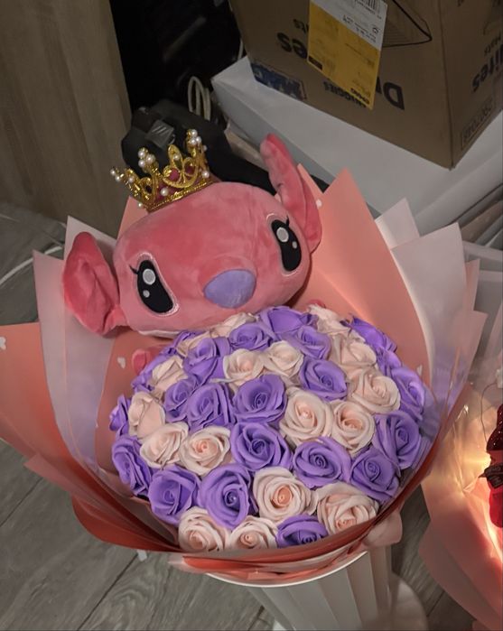 Trandafiri imperiali cu sclipici! Perfecti pentru 8 martie