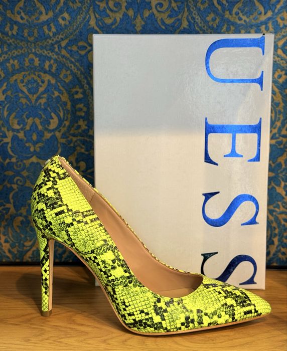 Дамски обувки на ток GUESS electric