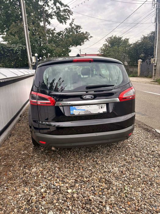 Vând Ford S-Max 2013