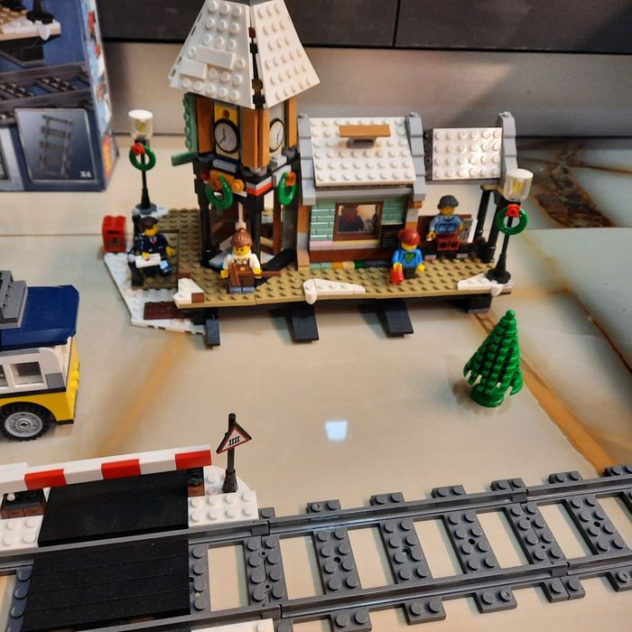 Уникален конструктор.902 части.Редено веднъж от ново.