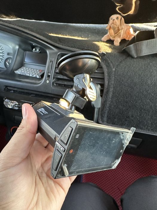 Продаю видеорегистратор.