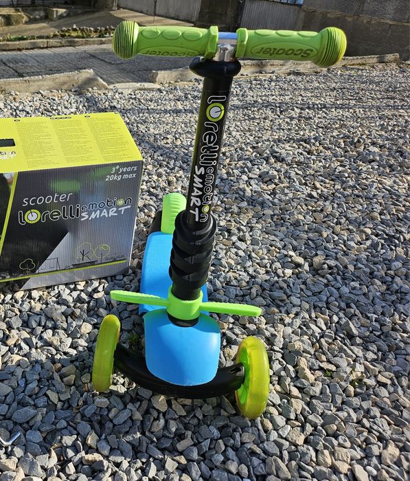 Тротинетка със светещи гуми