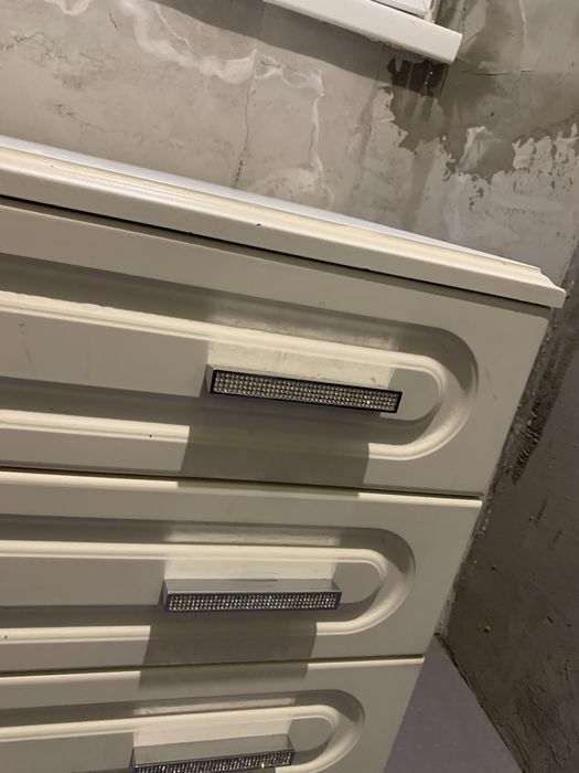 Продас комод с зеркалом