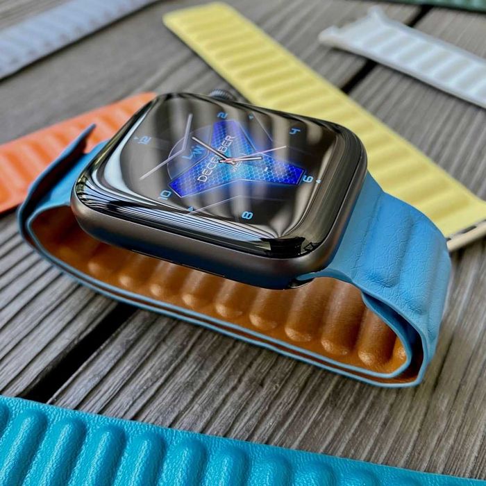 Кожена каишка с магнитно закопчаване за Apple Watch ULTRA/SE/11/10/9/8