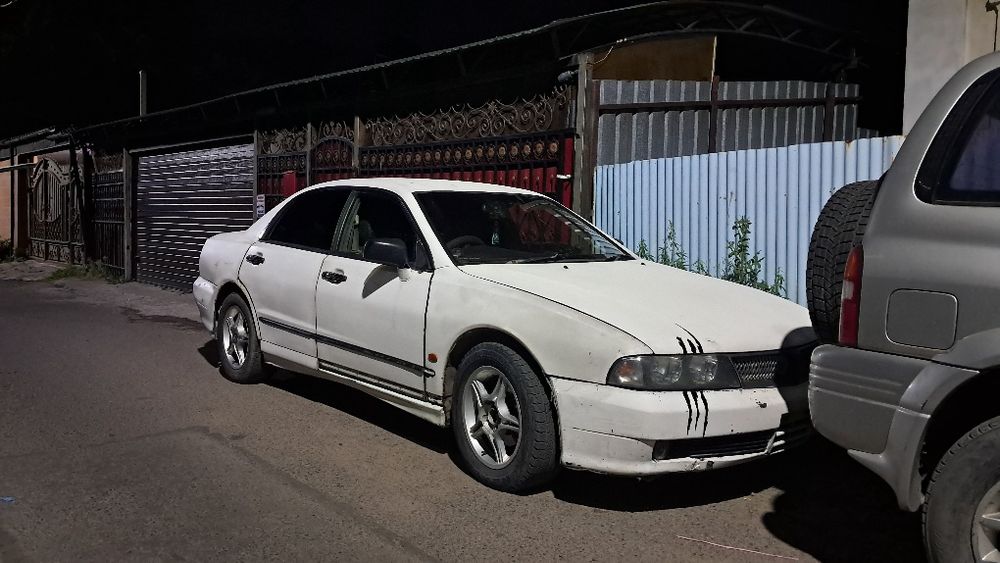 Продам  митсубиси  диаманте