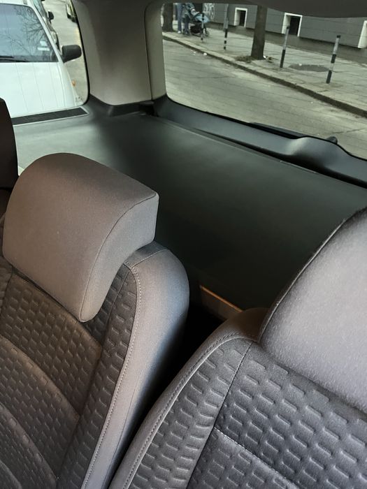 Volkswagen Touran 2008 г. • 1.9 TDI • DSG • 5 места