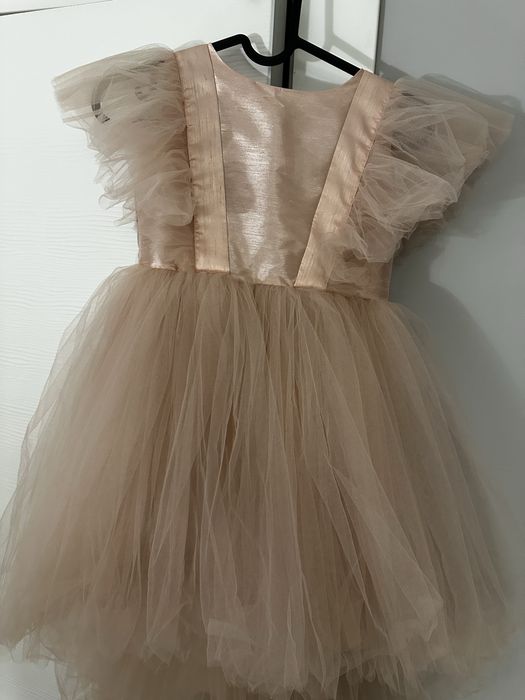 Нарядное платье для девочки 6–7 лет