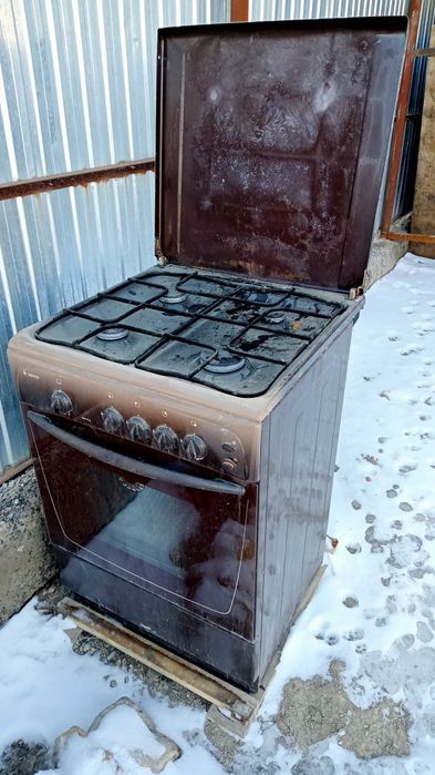 Продам газовую плиту