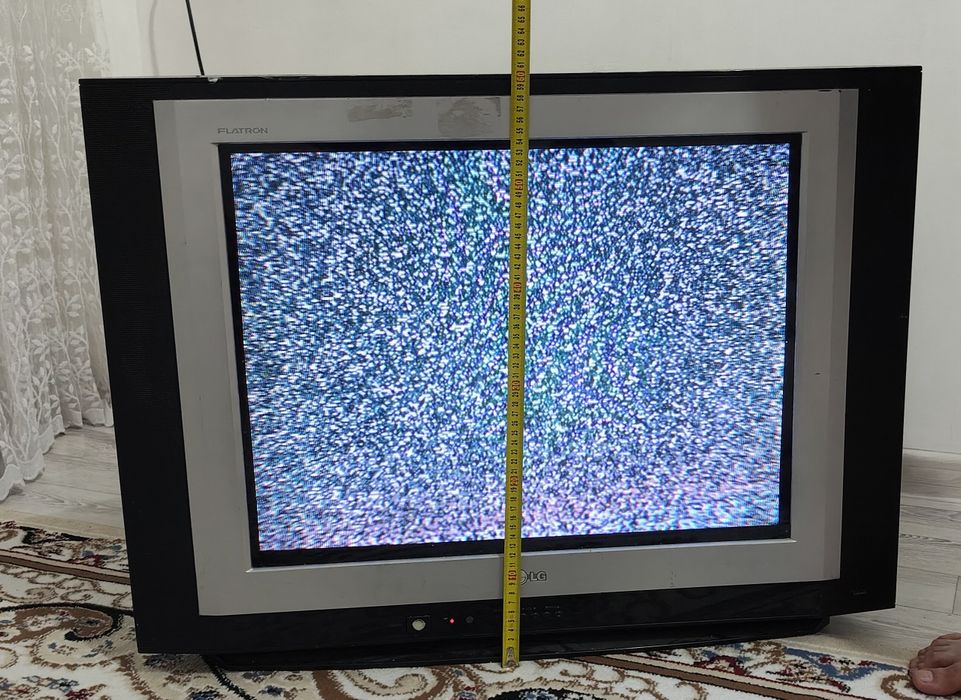 Телевизор LG сатылады срочно