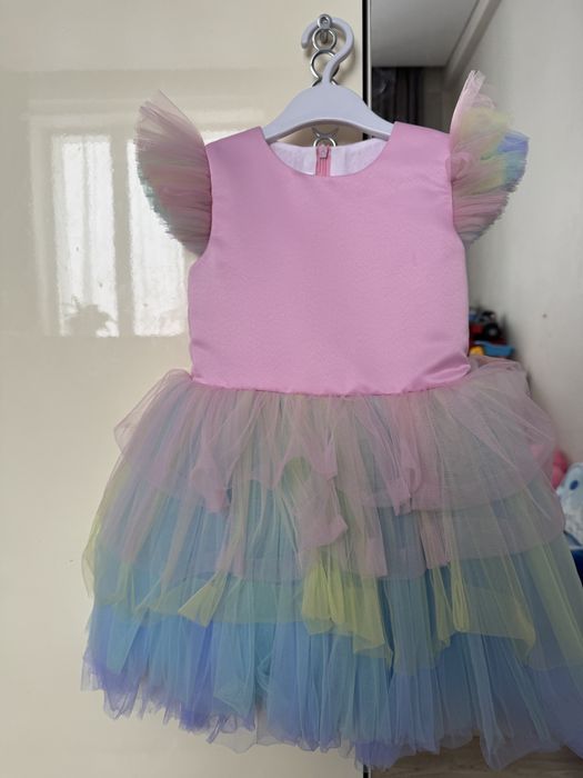 продам детское платье розовое единарог