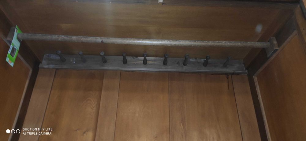 2 dulapuri din stejar pret /buc