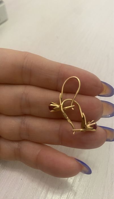 Продам серьги золотые