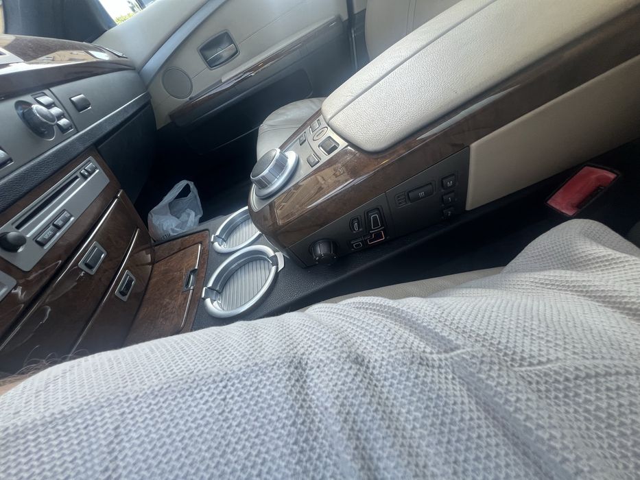 BMW 740i V8 Long Facelift