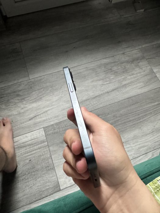 vand iphone 13