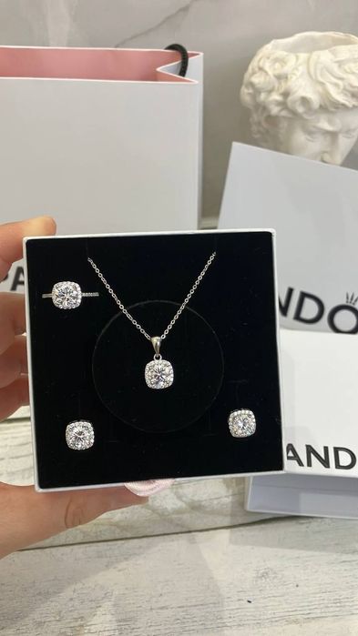 Подарки на 8 марта Пандора колье