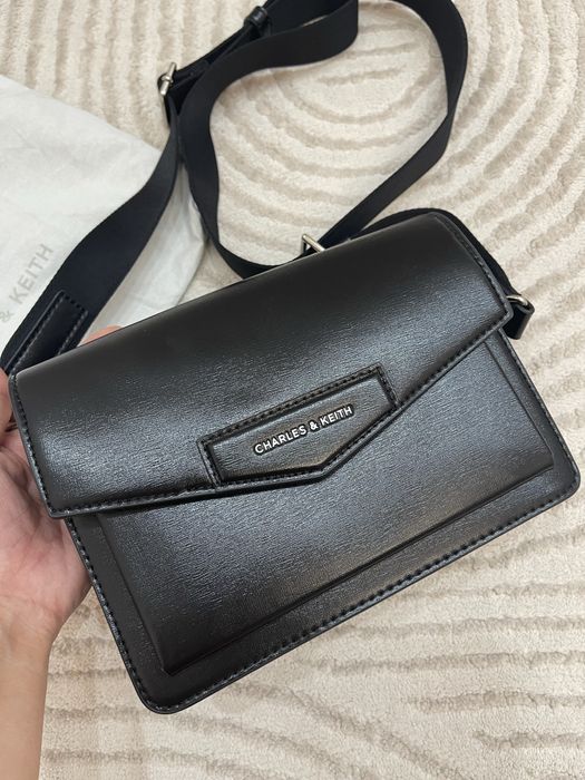 Оригинал сумка charles and keith