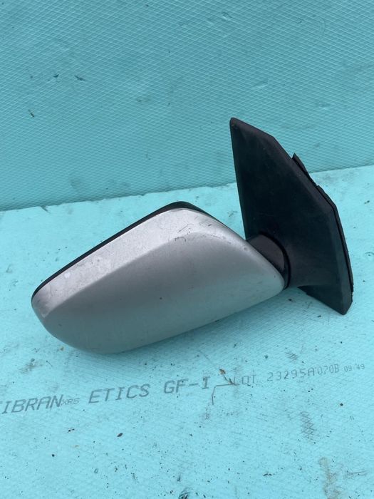 Огледало L- R Тойота Корола/ Toyota Corola 2006г