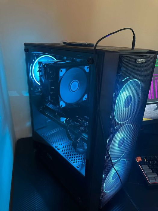 Pc gaming -Ryzen 7-9800X3D- Rtx 5060Ti 16 gb  / 32Gb Ddr5 / nou -garantie