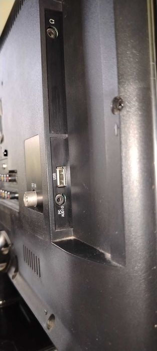 монитор / LED TV HD RI