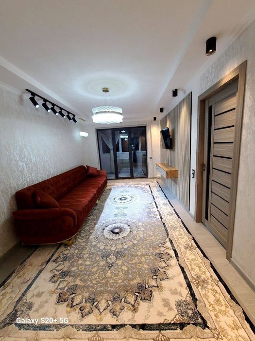 Продаётся 2х переделанно 3х комнатная квартира на 3м этаже в 4х этажно