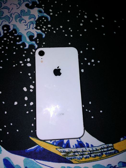 Продам Iphone Xr