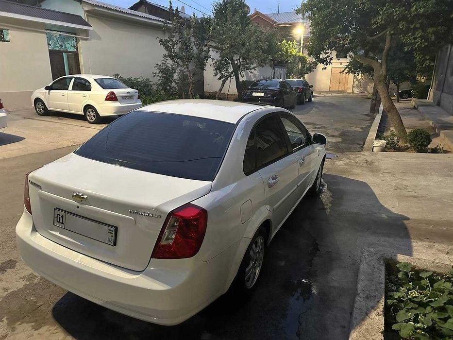 Продаю Lacetti 3 позиция, 2013