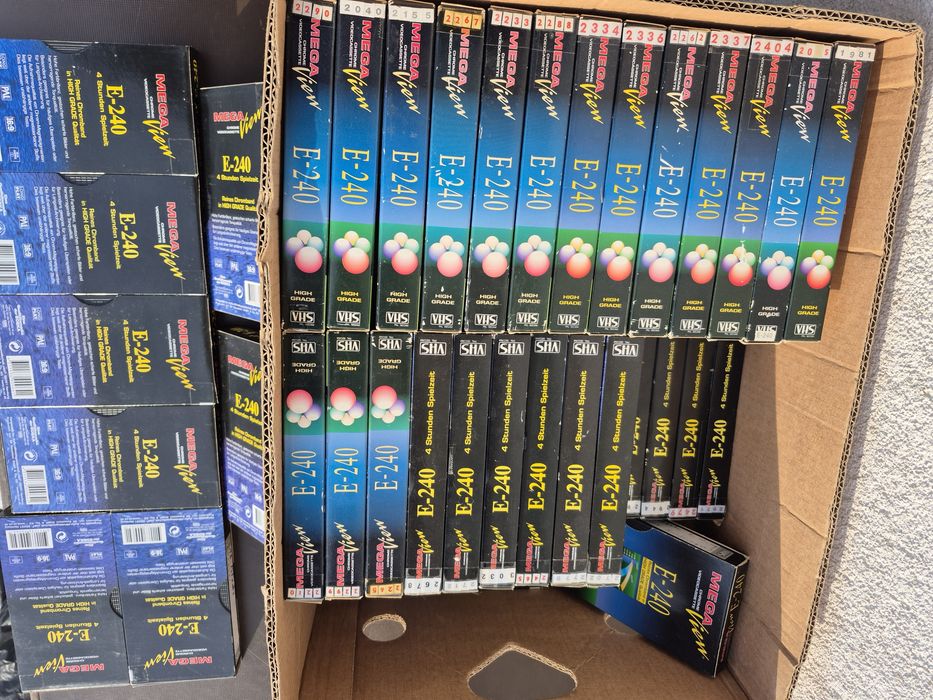 Vând lot 80 casete video VHS originale Mega view 240 minute cu filme