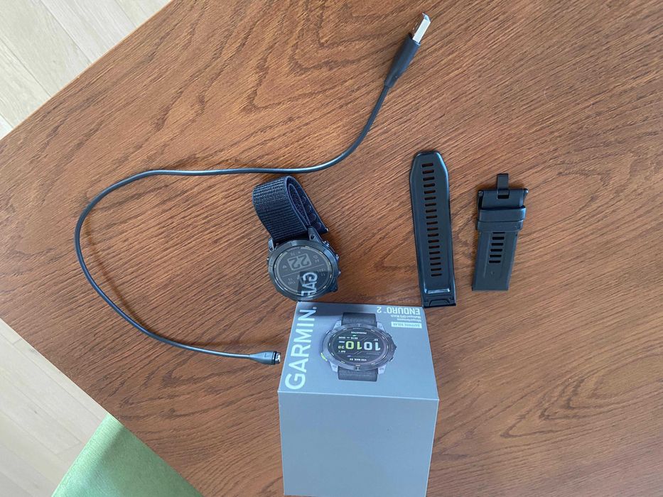 Garmin Enduro 2 Sapphire Solar , Garanție 2026 și Accesorii Complete