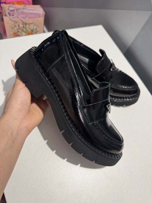 Женские лоферы Prada. Новые!