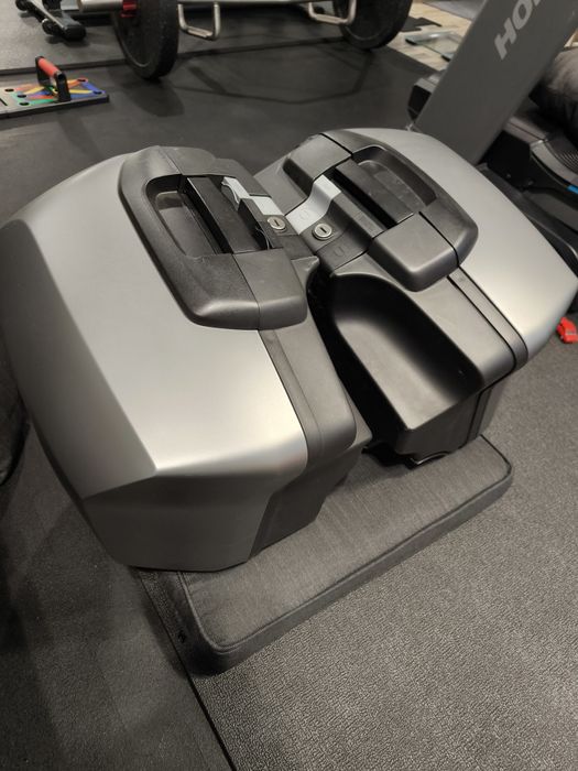 Vând/Schimb motocicletă BMW R1200RS cu Adventure