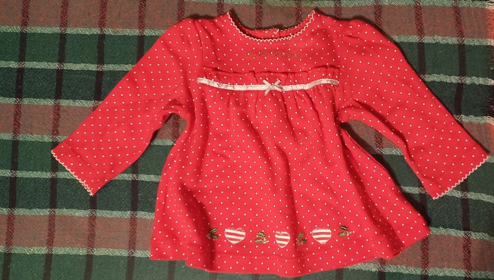 Две коледни роклички различни размери