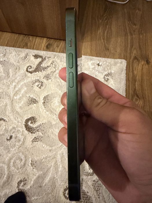 Iphone 13 green