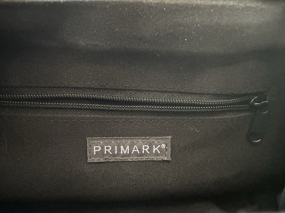 Елегантна малка черна чантичка