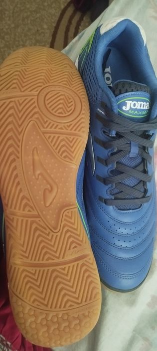 Кроссовки  из Китая оригинал  (для футбола)
