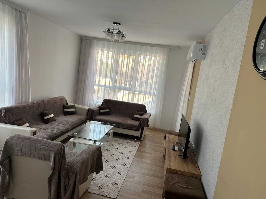 Дава се под наем Тристаен апартамент в Пловдив, Южен - 90 кв.м за 648.21 € - Снимка #1