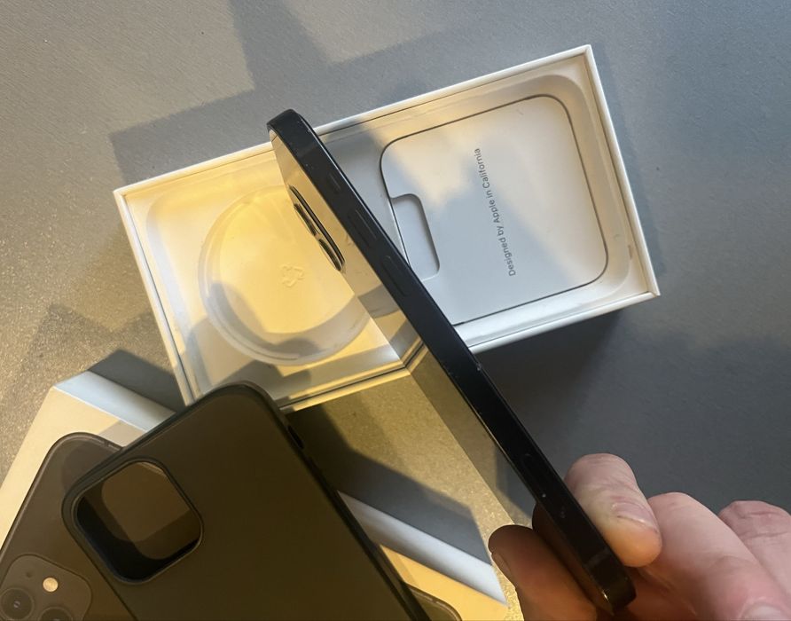 iPhone 12 midnight black