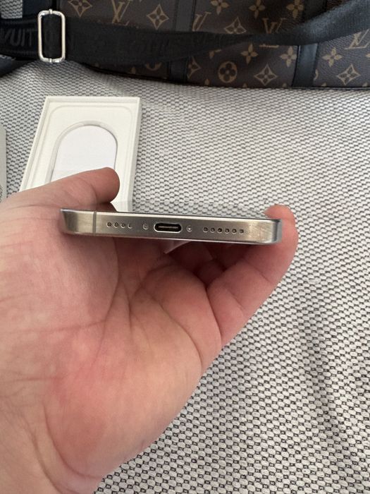 Iphone 16 pro max 256 gb  titanium