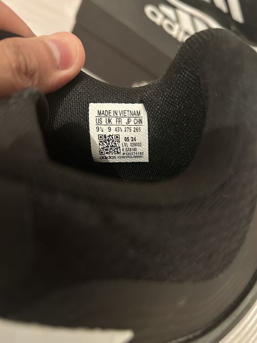 Adidas крассовка сатылады