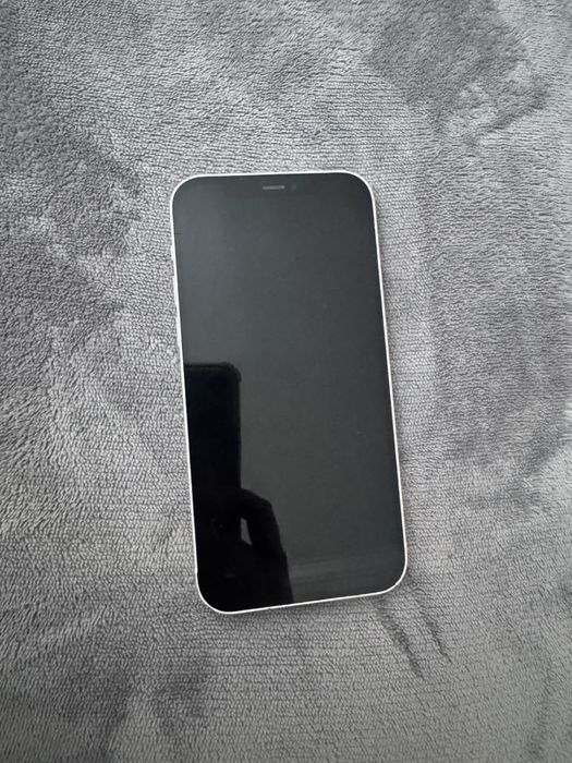 СРОЧНО продаю iPhone 12